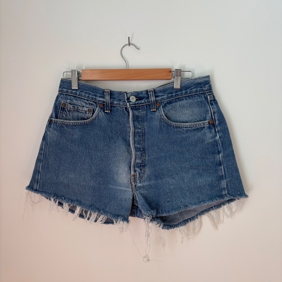 Vintage Levi’s 501 cut offs - Picture 3 of 5